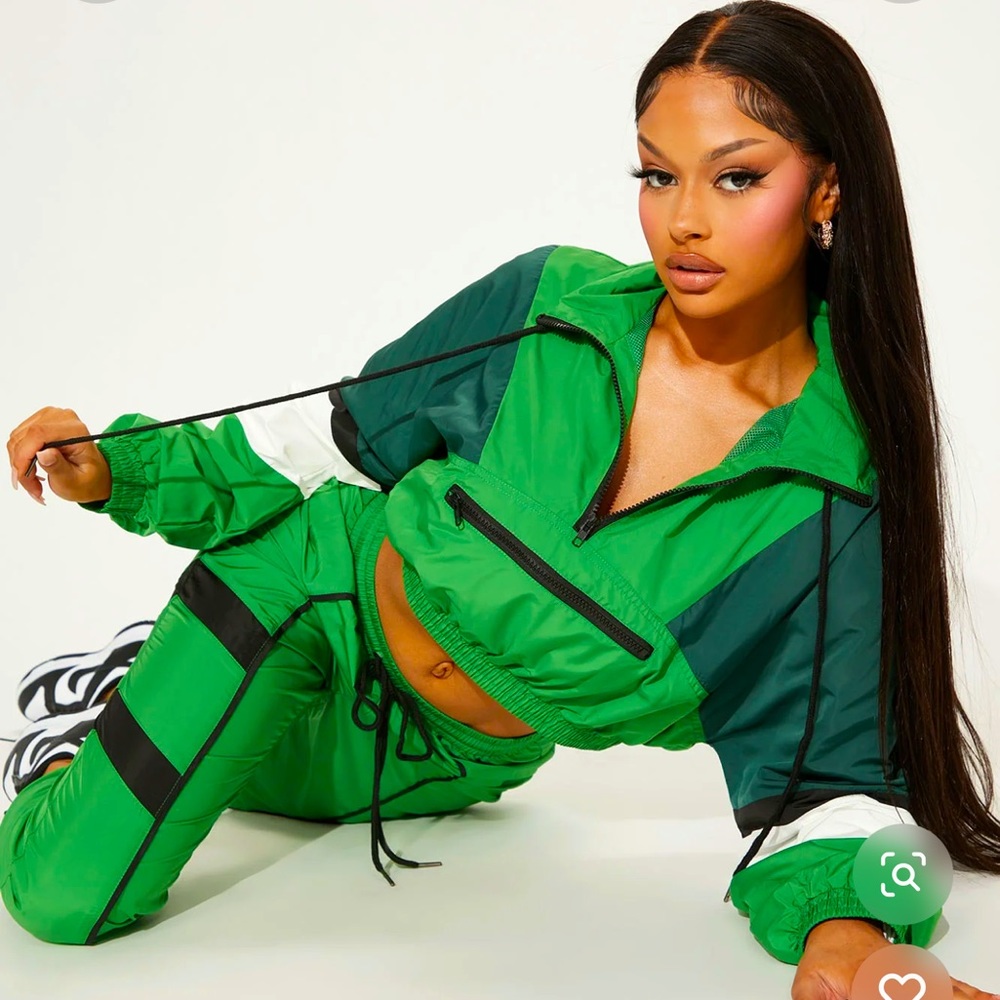 Making A Statement Jogger Set.💚